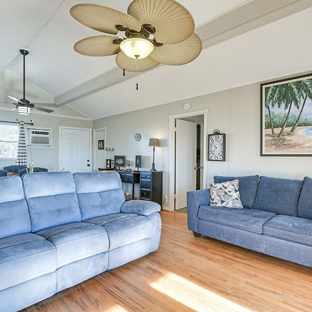 Second-Row Surfside Beach House Newly Renovated! Exterior photo