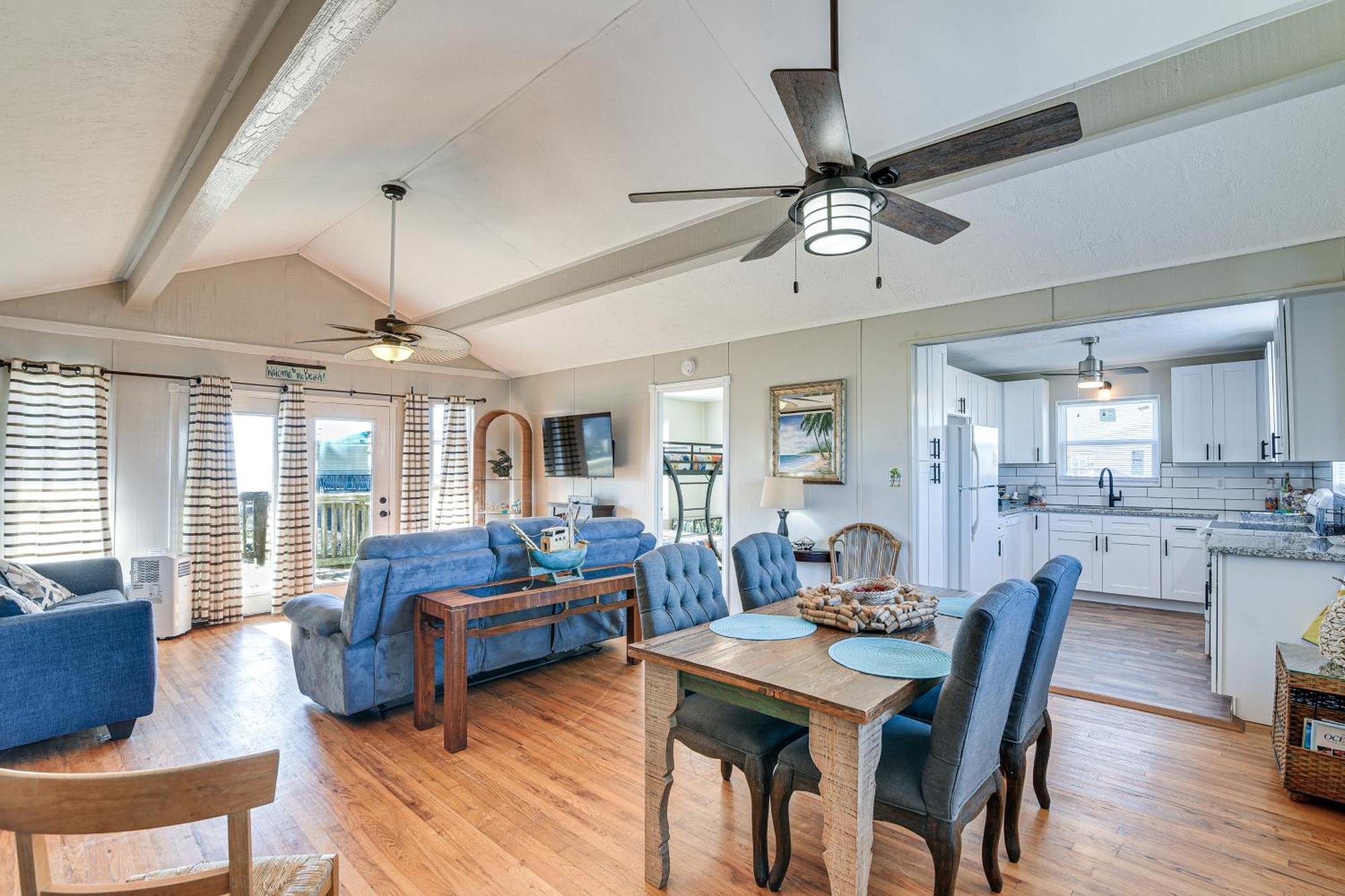 Second-Row Surfside Beach House Newly Renovated! Exterior photo
