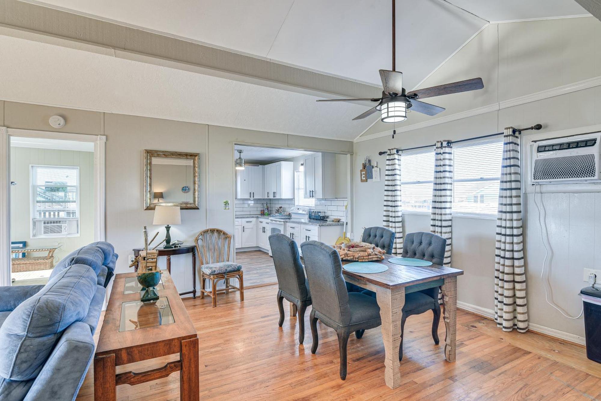 Second-Row Surfside Beach House Newly Renovated! Exterior photo