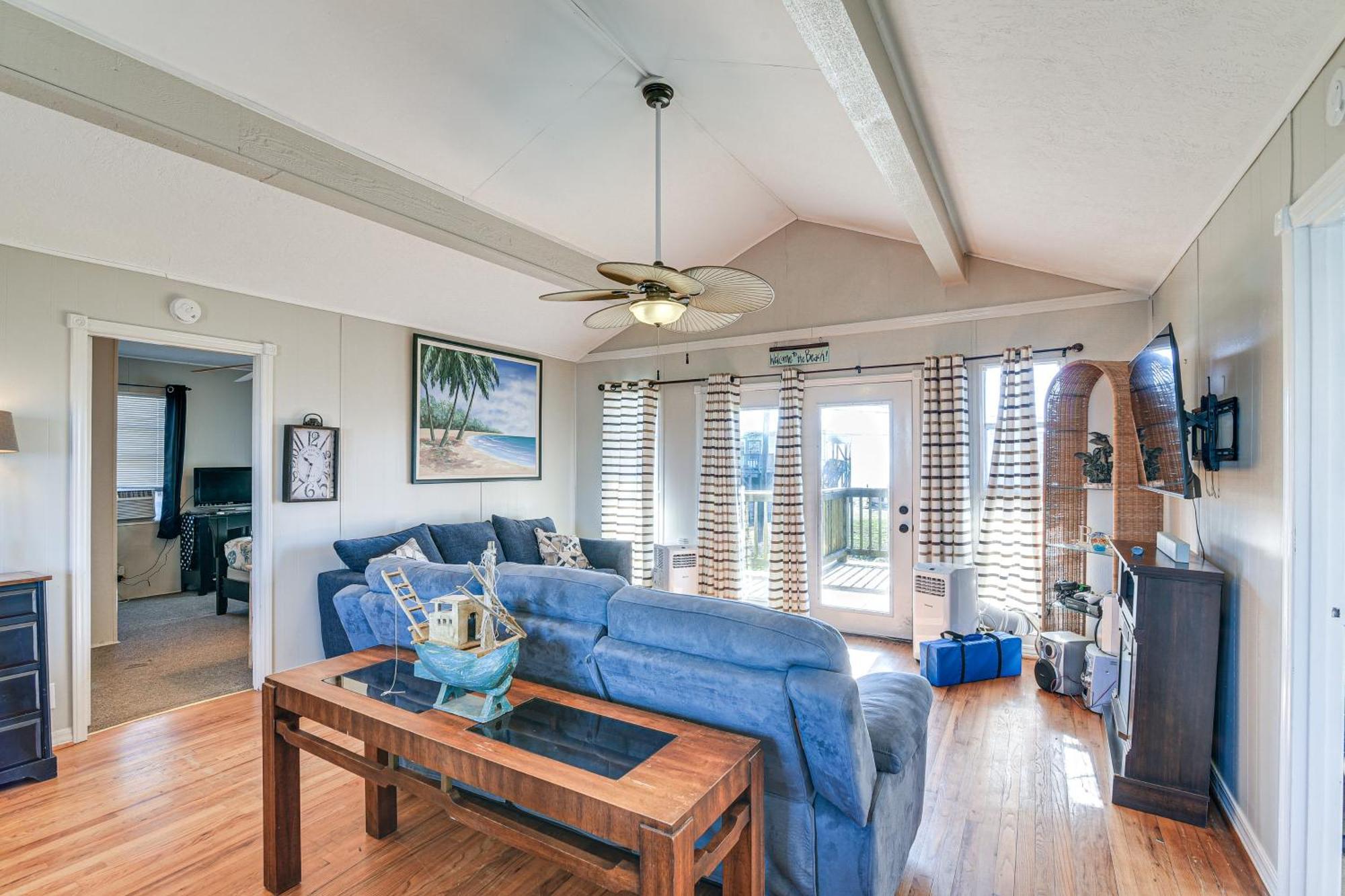 Second-Row Surfside Beach House Newly Renovated! Exterior photo