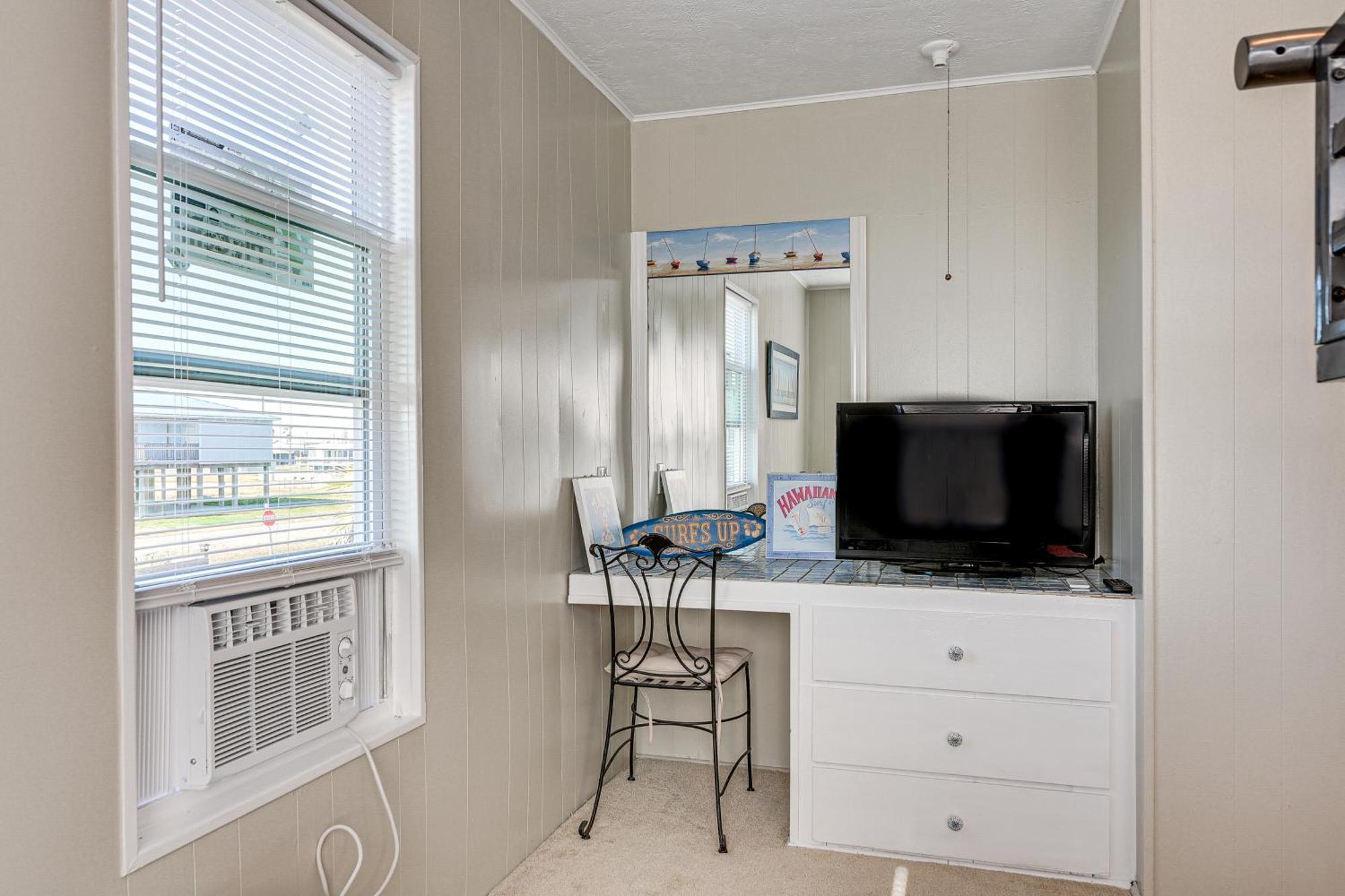 Second-Row Surfside Beach House Newly Renovated! Exterior photo