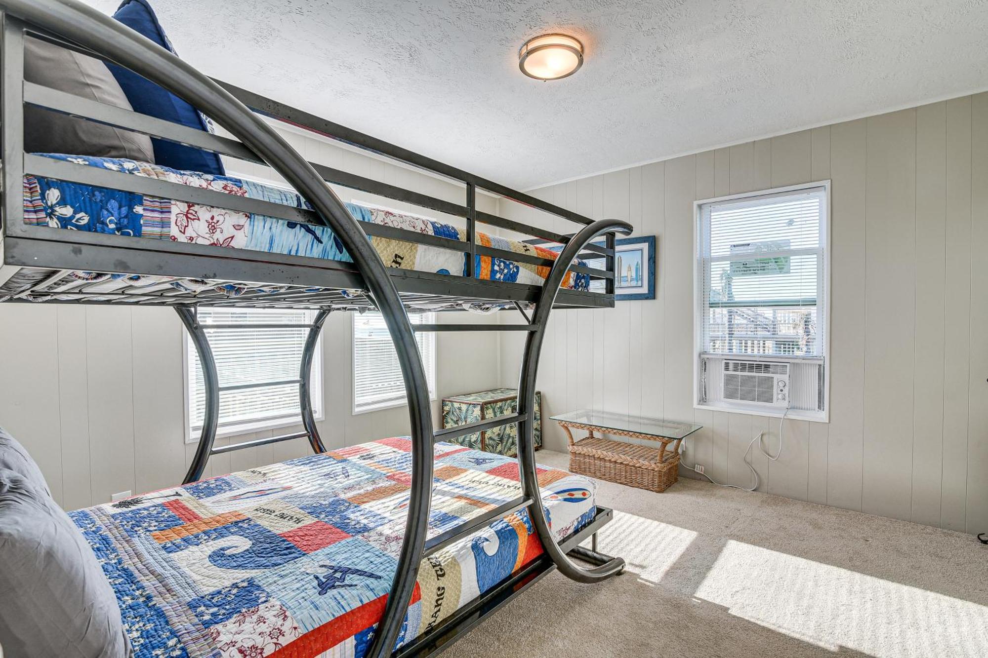 Second-Row Surfside Beach House Newly Renovated! Exterior photo